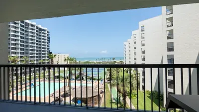 Direct Beachfront 3BR - 3 Pools & 3 Jacuzzis - image 97 of 194