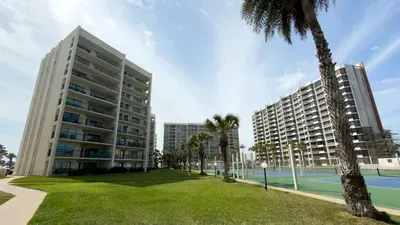 Direct Beachfront 3BR - 3 Pools & 3 Jacuzzis - image 144 of 194