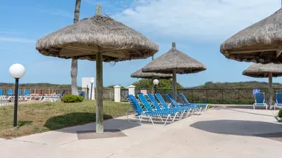 Direct Beachfront 3BR - 3 Pools & 3 Jacuzzis - image 139 of 194
