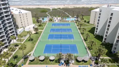 Direct Beachfront 3BR - 3 Pools & 3 Jacuzzis - image 182 of 194