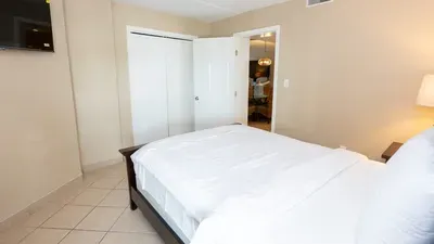 Direct Beachfront 3BR - 3 Pools & 3 Jacuzzis - image 73 of 194