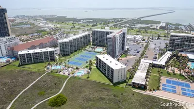 Direct Beachfront 3BR - 3 Pools & 3 Jacuzzis - image 153 of 194