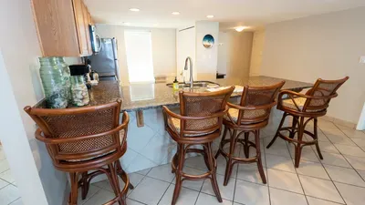 Direct Beachfront 3BR - 3 Pools & 3 Jacuzzis - image 35 of 194