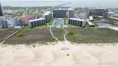 Direct Beachfront 3BR - 3 Pools & 3 Jacuzzis - image 152 of 194