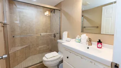 Direct Beachfront 3BR - 3 Pools & 3 Jacuzzis - image 92 of 194