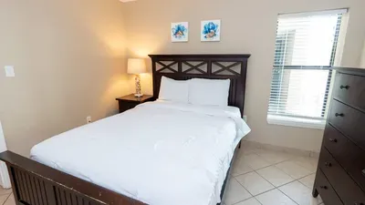 Direct Beachfront 3BR - 3 Pools & 3 Jacuzzis - image 71 of 194