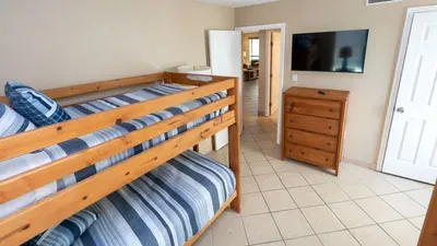 Direct Beachfront 3BR - 3 Pools & 3 Jacuzzis - image 85 of 194