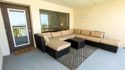 Direct Beachfront 3BR - 3 Pools & 3 Jacuzzis - image 98 of 194