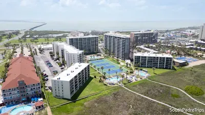 Direct Beachfront 3BR - 3 Pools & 3 Jacuzzis - image 159 of 194
