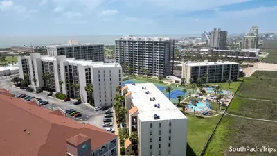 Direct Beachfront 3BR - 3 Pools & 3 Jacuzzis - image 163 of 194
