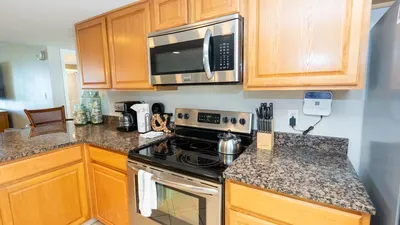 Direct Beachfront 3BR - 3 Pools & 3 Jacuzzis - image 24 of 194