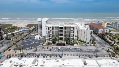 Direct Beachfront 3BR - 3 Pools & 3 Jacuzzis - image 170 of 194