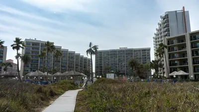 Direct Beachfront 3BR - 3 Pools & 3 Jacuzzis - image 135 of 194