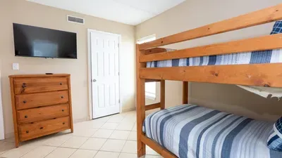 Direct Beachfront 3BR - 3 Pools & 3 Jacuzzis - image 87 of 194