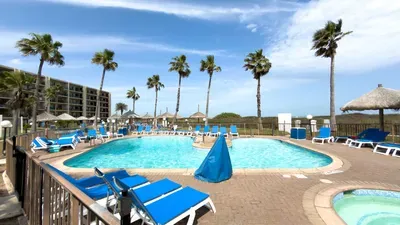 Direct Beachfront 3BR - 3 Pools & 3 Jacuzzis - image 126 of 194