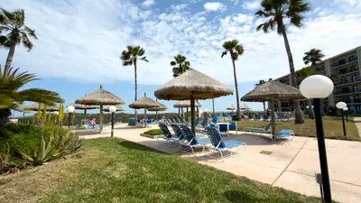 Direct Beachfront 3BR - 3 Pools & 3 Jacuzzis - image 141 of 194
