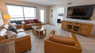 Direct Beachfront 3BR - 3 Pools & 3 Jacuzzis - image 34 of 194