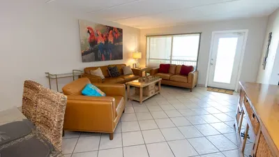 Direct Beachfront 3BR - 3 Pools & 3 Jacuzzis - image 46 of 194