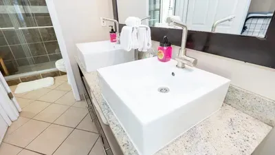 Direct Beachfront 3BR - 3 Pools & 3 Jacuzzis - image 60 of 194