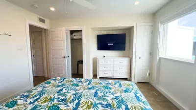 Beachfront Larger Corner Unit | Balcony | Pool - image 45 of 65