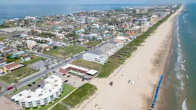 Beachfront Larger Corner Unit | Balcony | Pool - image 65 of 65