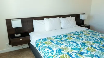Beachfront Larger Corner Unit | Balcony | Pool - image 36 of 65