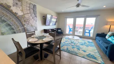 Beachfront Larger Corner Unit | Balcony | Pool - image 18 of 65
