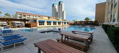 * BBQ Pits *Private Beach Access * Pool & Hot Tub - image 55 of 76