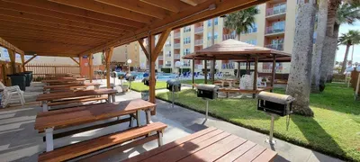 * BBQ Pits *Private Beach Access * Pool & Hot Tub - image 24 of 76