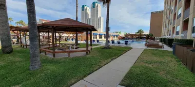 * BBQ Pits *Private Beach Access * Pool & Hot Tub - image 23 of 76