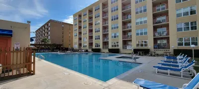 * BBQ Pits *Private Beach Access * Pool & Hot Tub - image 51 of 76