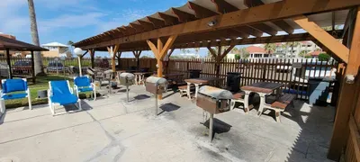 * BBQ Pits *Private Beach Access * Pool & Hot Tub - image 70 of 76