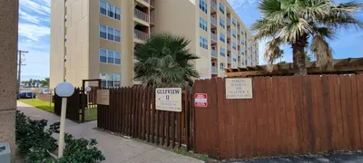 * BBQ Pits *Private Beach Access * Pool & Hot Tub - image 76 of 76