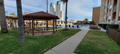 * BBQ Pits *Private Beach Access * Pool & Hot Tub - image 73 of 76