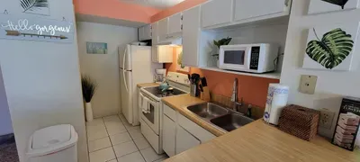 * BBQ Pits *Private Beach Access * Pool & Hot Tub - image 48 of 76