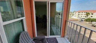 * BBQ Pits *Private Beach Access * Pool & Hot Tub - image 13 of 76