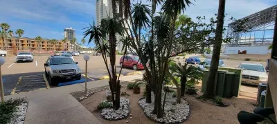 * BBQ Pits *Private Beach Access * Pool & Hot Tub - image 25 of 76