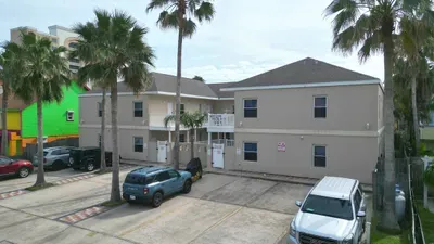 * Pool * Ground Floor w/Patio * Easy Beach Access - image 18 of 66