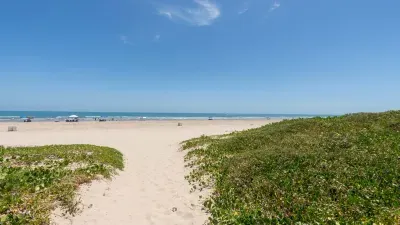 Sea Vista Beachfront 3BR - Heated Pool - image 105 of 129