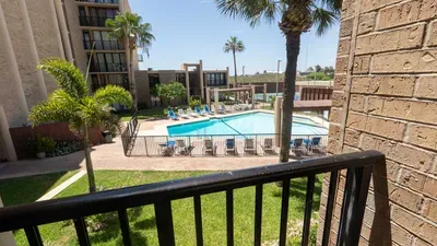 Sea Vista Beachfront 3BR - Heated Pool - image 81 of 129