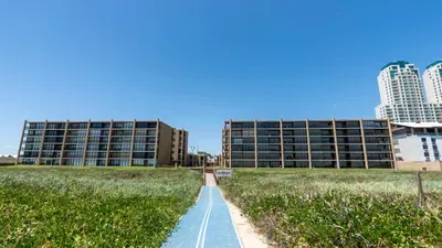 Sea Vista Beachfront 3BR - Heated Pool - image 108 of 129