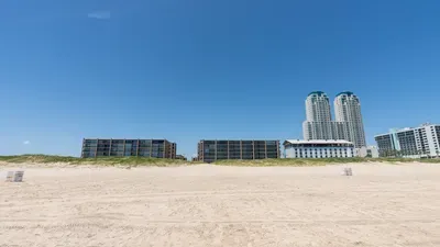 Sea Vista Beachfront 3BR - Heated Pool - image 110 of 129