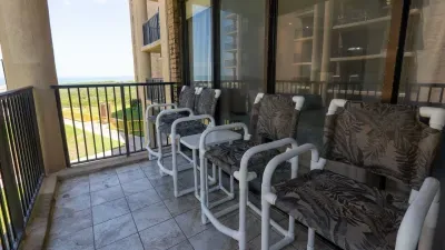 Sea Vista Beachfront 3BR - Heated Pool - image 91 of 129