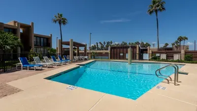 Sea Vista Beachfront 3BR - Heated Pool - image 101 of 129
