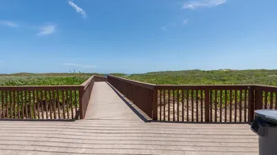 Sea Vista Beachfront 3BR - Heated Pool - image 103 of 129