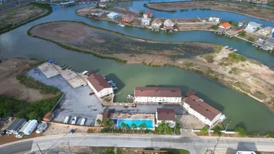 * Boat Slip * Waterfront Pool * Bay Sunset Views - image 34 of 115