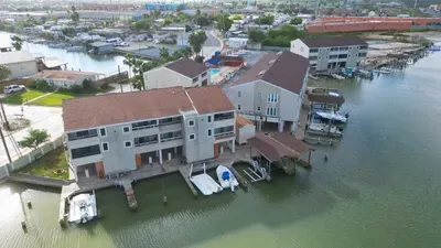 * Boat Slip * Waterfront Pool * Bay Sunset Views - image 80 of 115