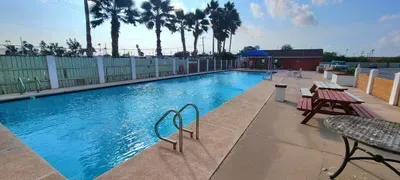 * Boat Slip * Waterfront Pool * Bay Sunset Views - image 13 of 115