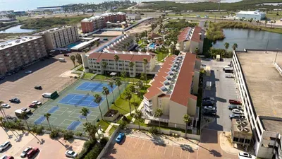 Family Condo - Pool, Jacuzzi & BBQ - Walk to Beach - image 191 of 194