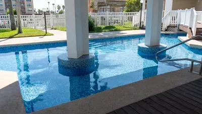 Family Condo - Pool, Jacuzzi & BBQ - Walk to Beach - image 100 of 194